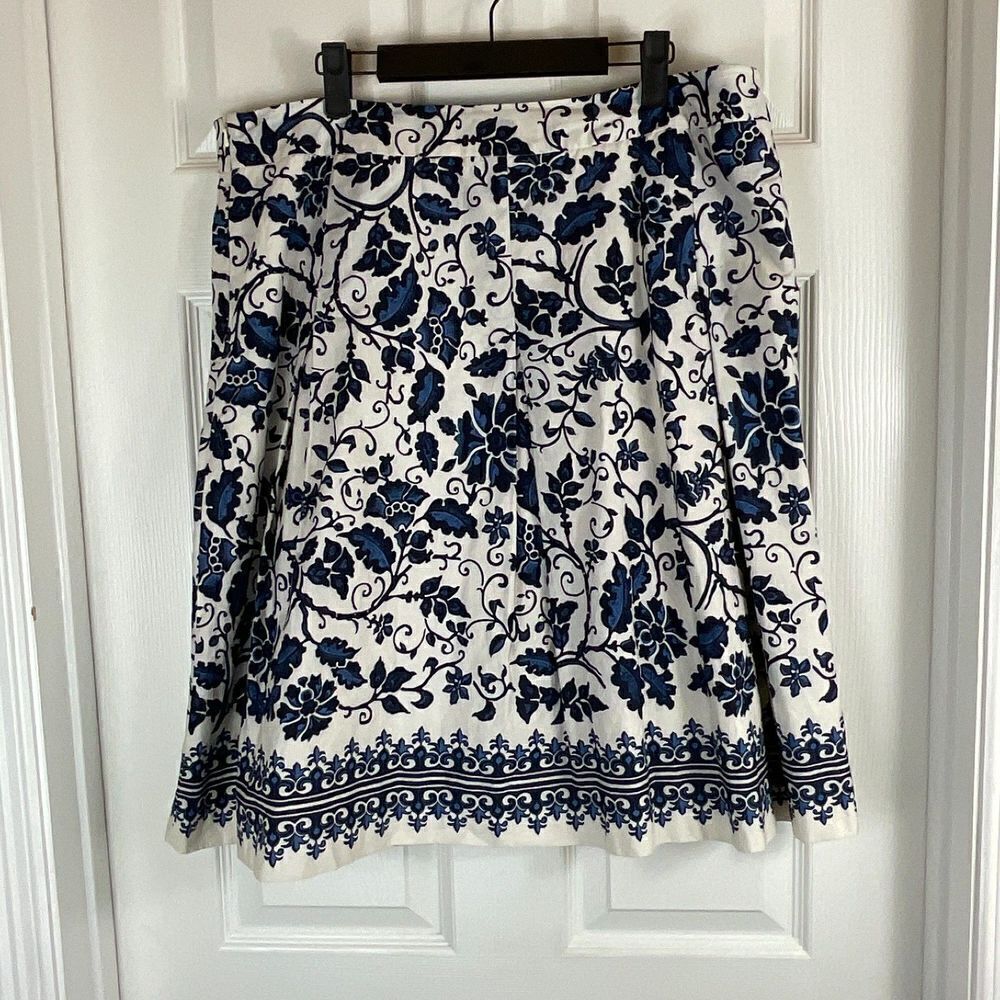 Talbots Women Navy Blue White Floral Skirt Lightweight Cotton Pleated A Line H2 - Picture 5 of 12